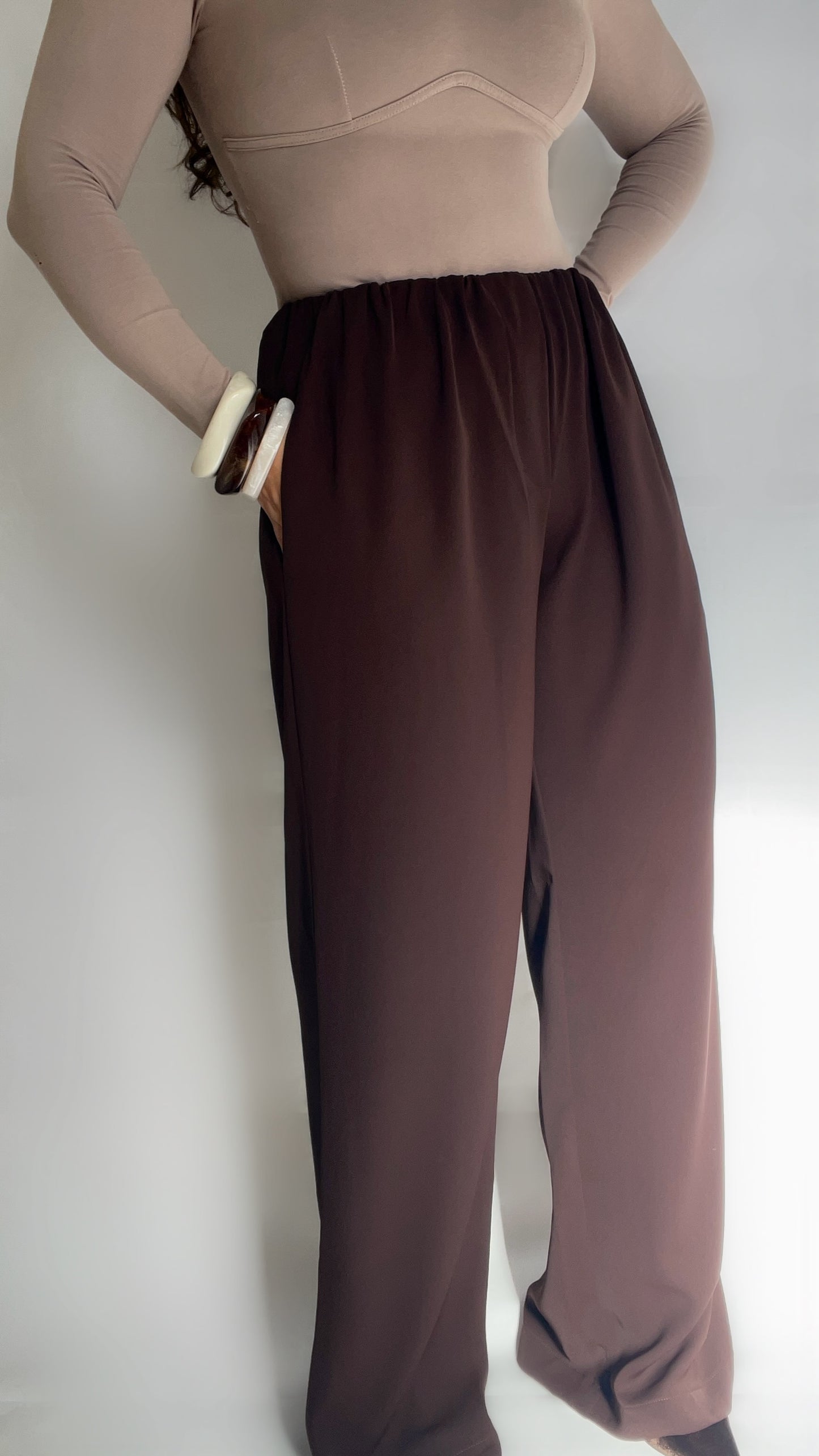 PANTALON À CEINTURE INVISIBLE MARRON CHOCOLAT - « LAYLOW »