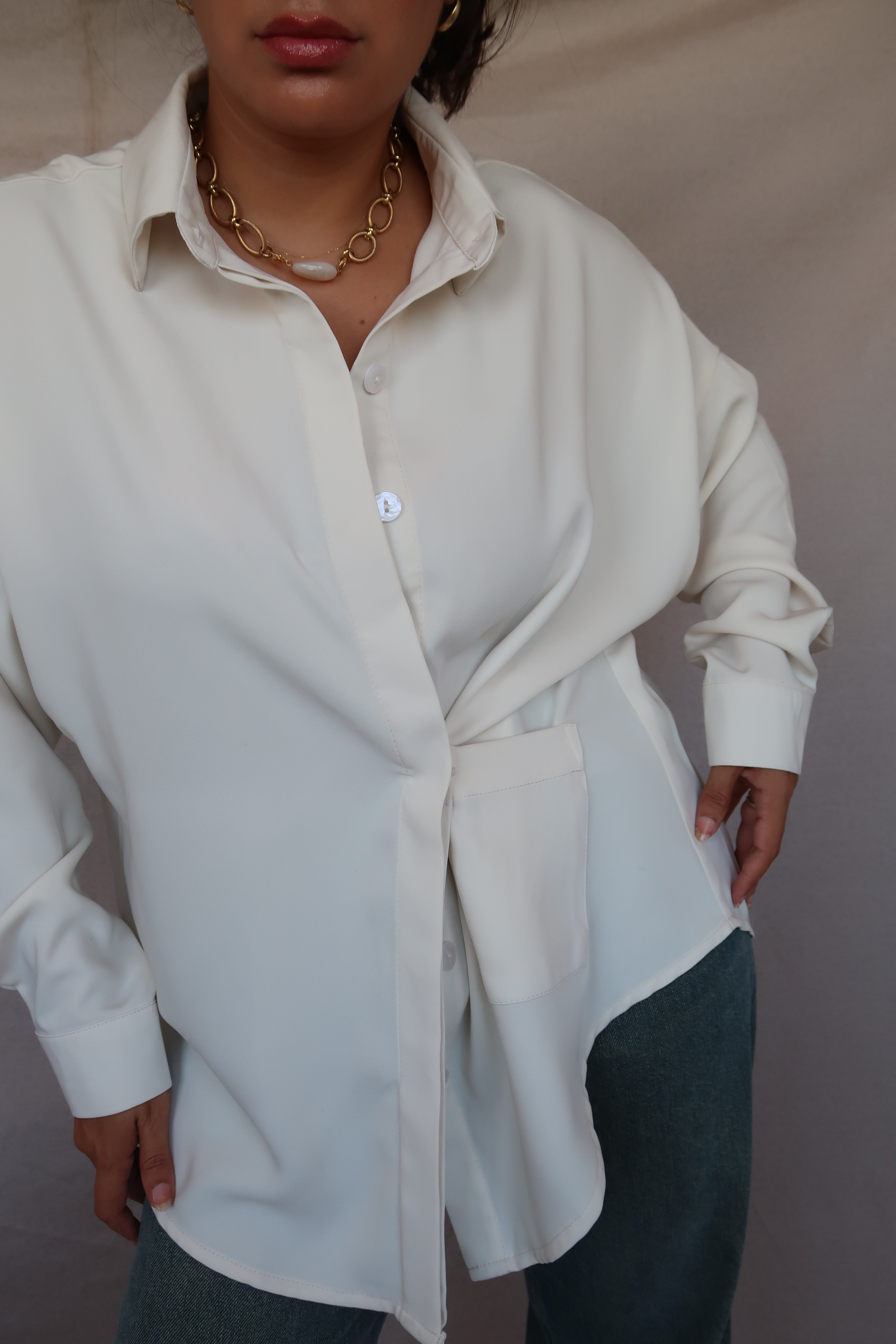 Chemise ample en soie écru