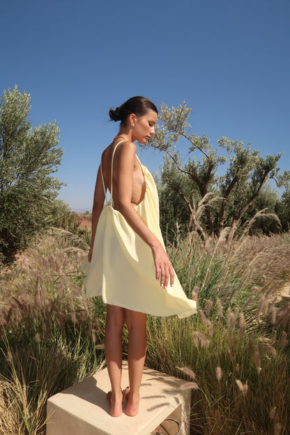 ROBE COURTE DOS NU JAUNE - "PIOUPIOU"
