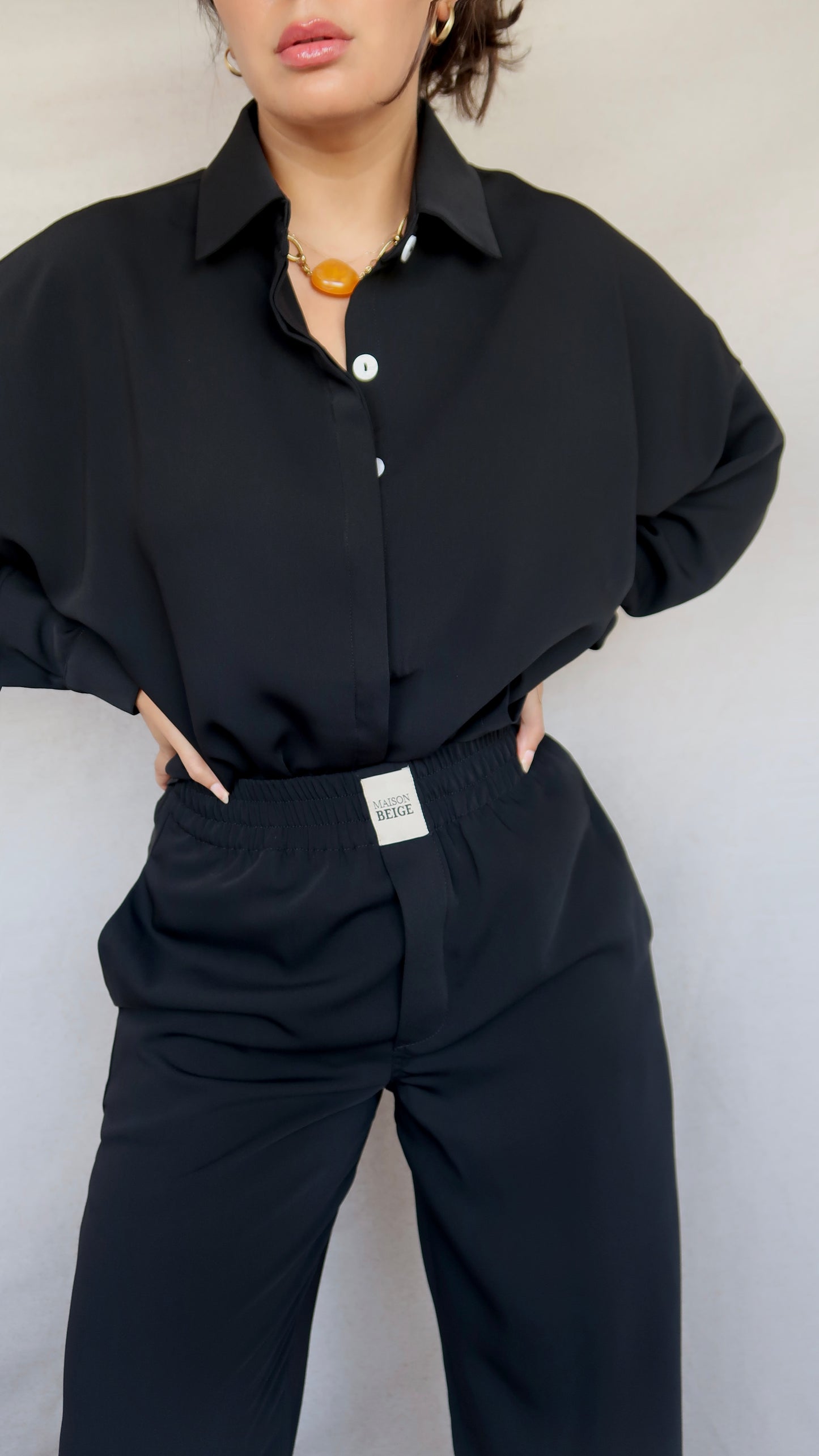 PANTALON EXTENSIBLE EN SOIE- JET BLACK