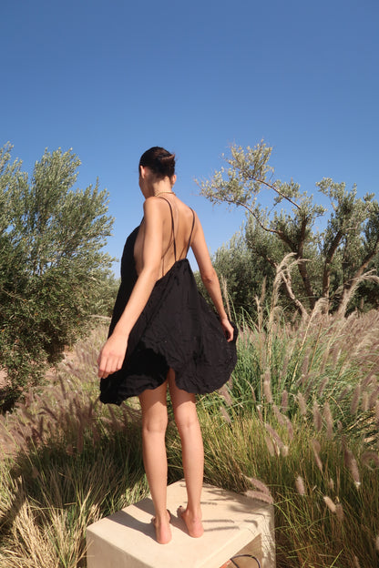 ROBE COURTE DOS NU NOIRE - "PIOUPIOU"