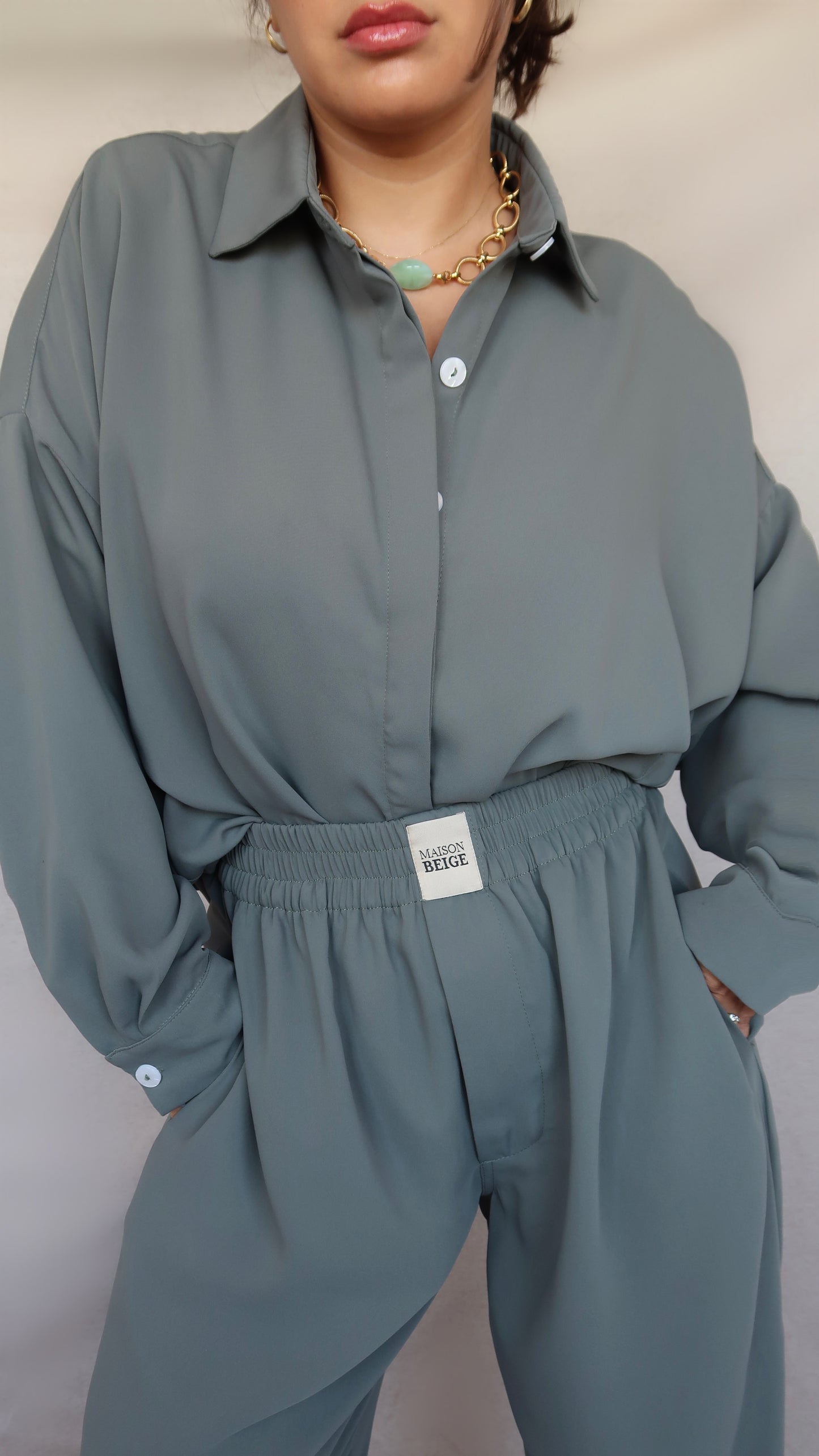 Set Chemise et pantalon en crêpe de soie kaki grisé