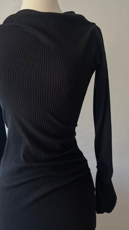 ROBE EN MAILLE NOIRE - "HOURGLASS"