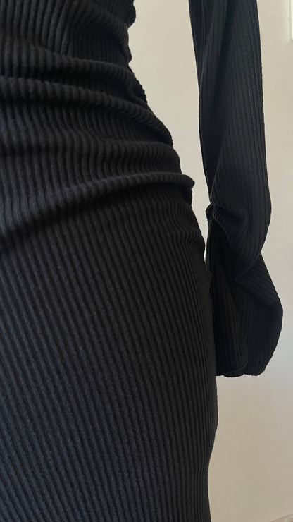 ROBE EN MAILLE NOIRE - "HOURGLASS"