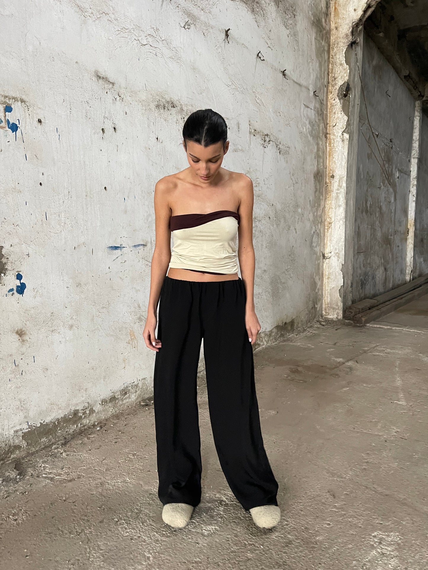 PANTALON À CEINTURE INVISIBLE NOIR - « LAYLOW »